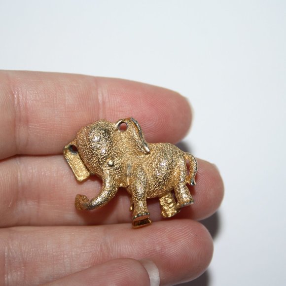 Vintage elephant gold brooch - Picture 4 of 4